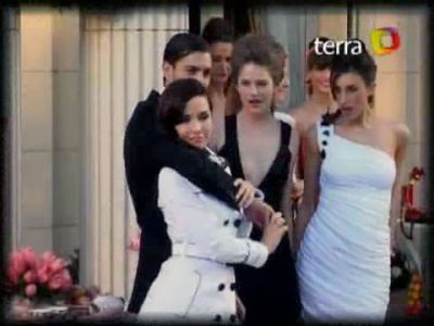 Las_Oreiro_-_Spring-summer_collection_2008_-_Terra_Tv_74.jpg