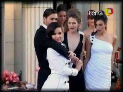 Las_Oreiro_-_Spring-summer_collection_2008_-_Terra_Tv_75.jpg